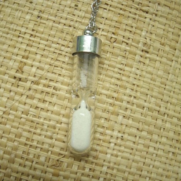 Glow in the Dark Hour Glass Necklace - Picture 9 of 16